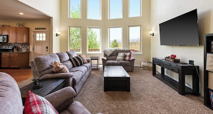 Private Mountain Retreat on 5 Acres Near Grand Lake and RMNP