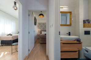 3 bedrooms, iron/ironing board, free WiFi, bed sheets