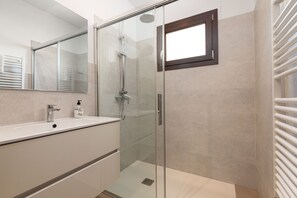 Shower, towels - Sa Canova D´Ariany (Ariany)