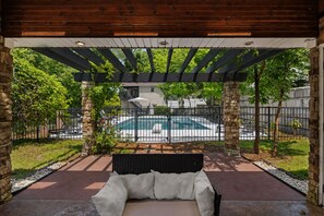 Terrace/patio - Former Kenny Rogers Ranch Private 60+ Acre Estate with Pool and Trails (Nashville)