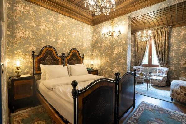 Junior Double Room | Desk, free WiFi - Castle Boutique Hotel (Tirana)