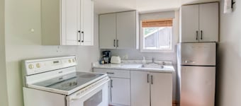 Large Group Lake Haven: 3-Bed/Bunks!, Sleeps 8, Full Kitchen, AC