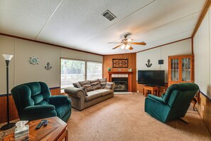 House (3 Bedrooms) | Interior