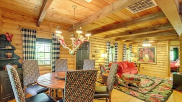 House (2 Bedrooms) | Interior