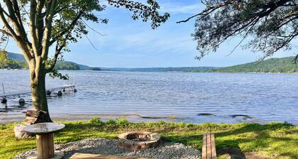 The Eagles Nest A Charming 3-bedroom cabin on Lake Canadarago with WiFi and AC
