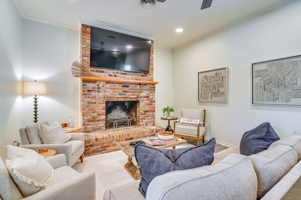 House (2 Bedrooms) | Living area | Fireplace