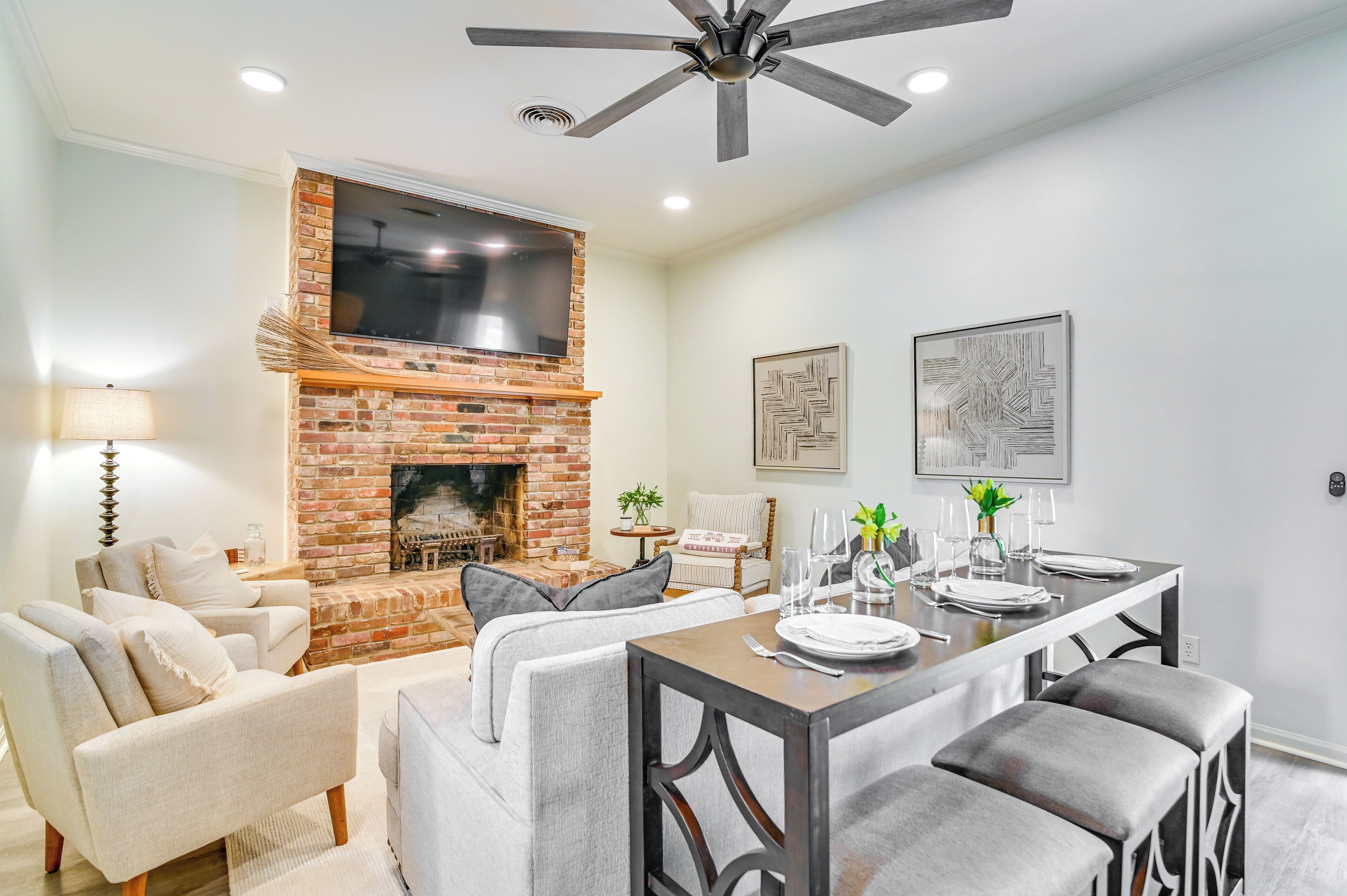 House (2 Bedrooms) | Interior