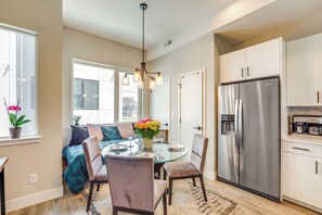 Interior - 2 Mi to Ball Arena: Townhome w/ Rooftop Patio (Denver)
