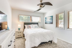 Interior - Swim & Boat Docks: Lakefront Gem in Bella Vista! (Bella Vista)