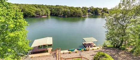 House (4 Bedrooms) | Front of property