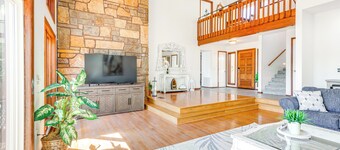 Swim & Boat Docks: Lakefront Gem in Bella Vista!