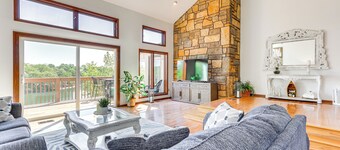 Swim & Boat Docks: Lakefront Gem in Bella Vista!