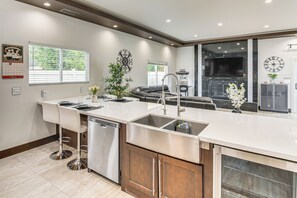 Interior - Private Pool + Sauna: Pet-friendly Reseda Retreat! (Reseda)