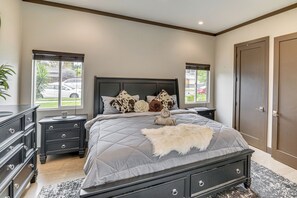 Interior - Private Pool + Sauna: Pet-friendly Reseda Retreat! (Reseda)