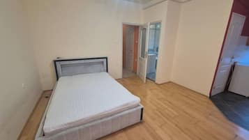 Apartment, 2 Bedrooms, Smoking, Balcony | 3 bedrooms