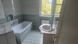 Apartamento, 2 habitaciones, fumadores, balcón | Baño