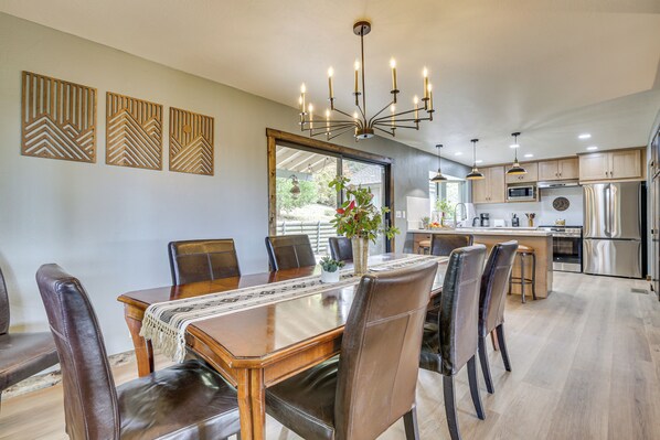 House (5 Bedrooms) | Interior