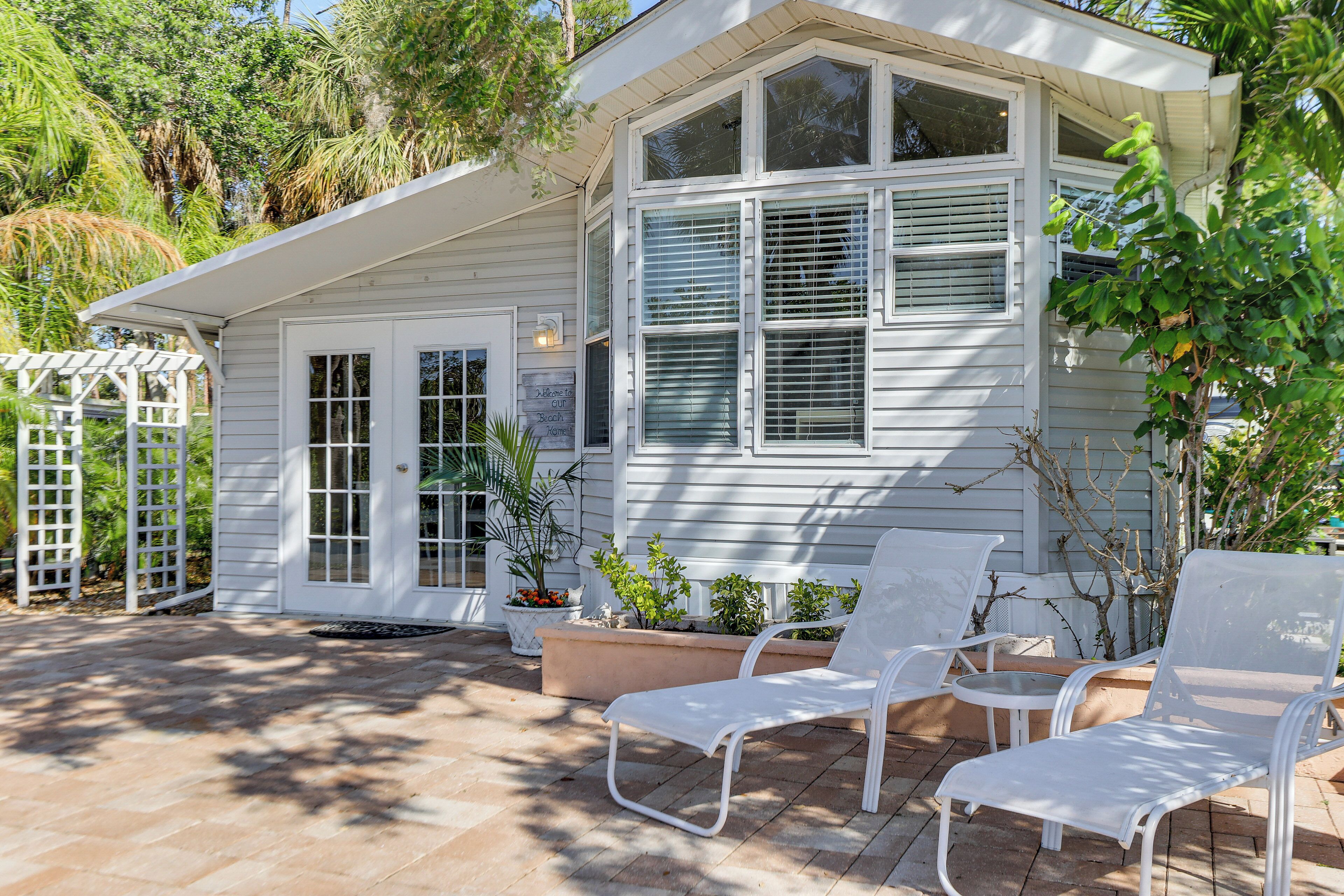 House (2 Bedrooms) | Front of property