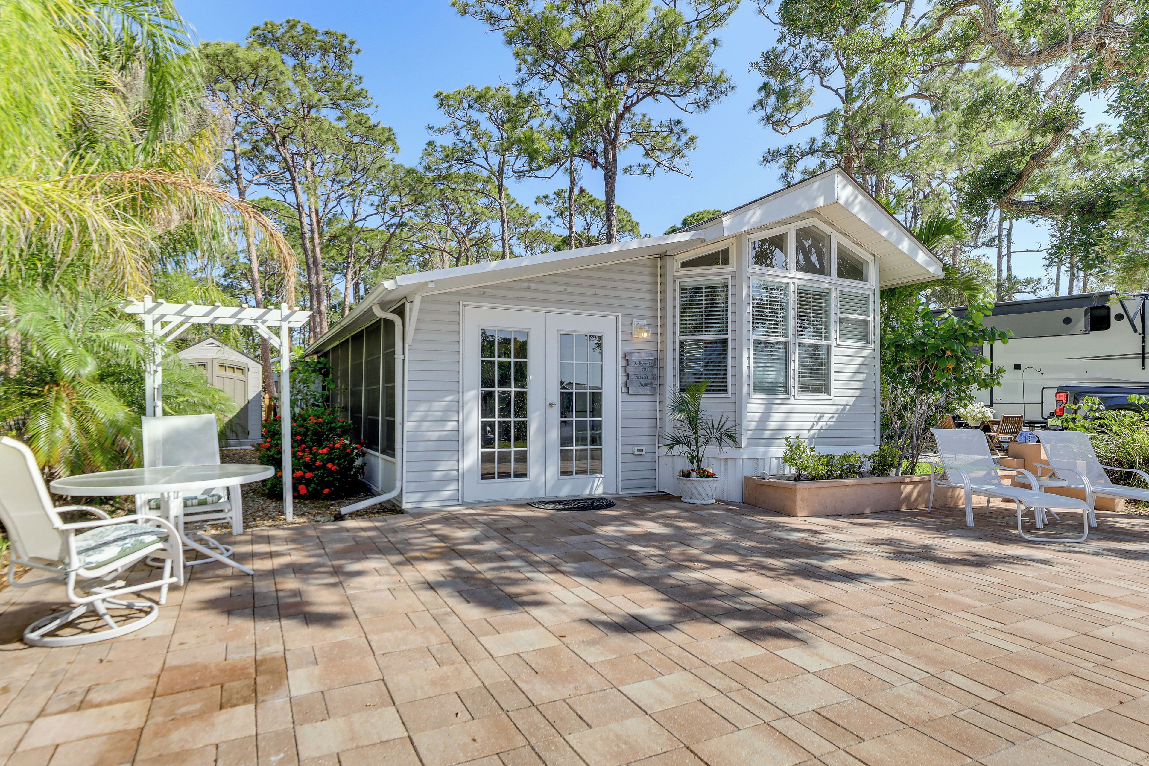 Rumah (2 Bedrooms) | Tempat makan outdoor