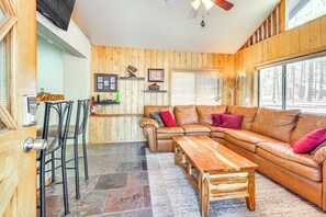 Interior - Family-friendly Hideaway Cabin in Lakeside! (Lakeside)