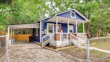 House (2 Bedrooms) | Front of property