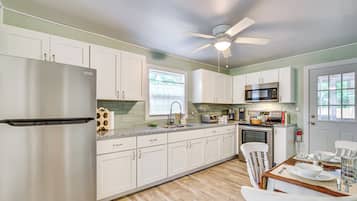 House (2 Bedrooms) | Interior