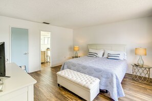 House (3 Bedrooms) | Interior - 1 Mi to Downtown Lake Placid: Waterfront Retreat! (Lake Placid)