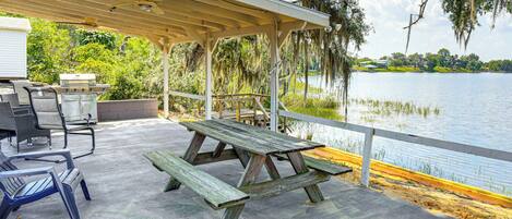 独立别墅 (3 Bedrooms) | 室外用餐