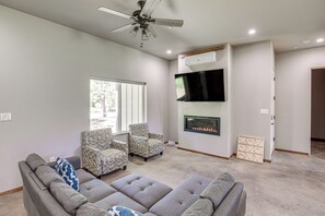 House (3 Bedrooms) | Interior - 2 Mi to Lake Almanor: Home w/ Golf Course Views! (Westwood)