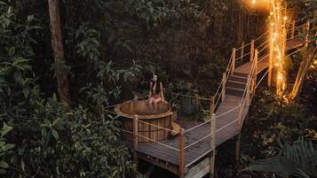 Hot tub, steam room, hot stone massages, deep-tissue massages, massages