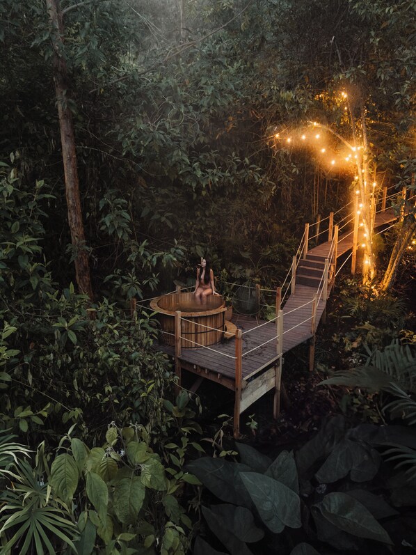 Bain à remous, hammam, massages aux pierres chaudes