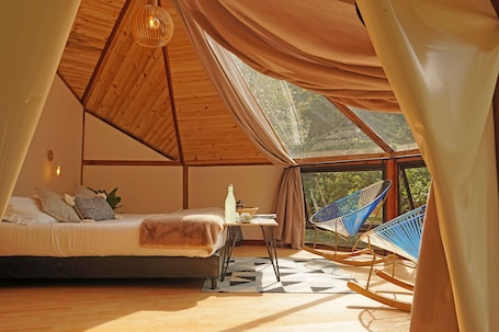 Suite, Mountain View | 1 bedroom, free WiFi, bed sheets