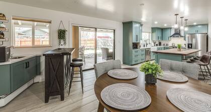 Walk to Dtwn Flagstaff: Home w/ Great Outdoor Area