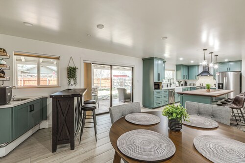 Walk to Dtwn Flagstaff: Home w/ Great Outdoor Area