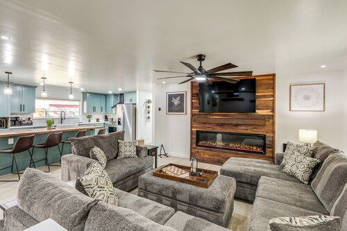 Walk to Dtwn Flagstaff: Home w/ Great Outdoor Area