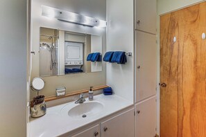 Interior - Walk to Flathead Lake: Airy Home w/ Mtn Views! (Polson)