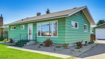 House (3 Bedrooms) | Front of property