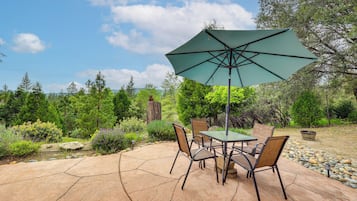 House (4 Bedrooms) | Front of property