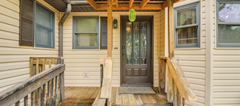 5 Mi to Lake Robinson: Bbq-ready Home w/ Pool