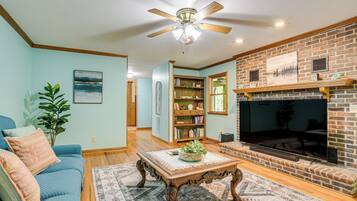 House (3 Bedrooms) | Interior