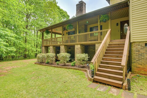 5 Mi to Lake Robinson: Bbq-ready Home w/ Pool