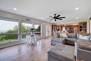 Smart-tv och eldstad