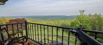 Fall Foliage Mountainside Views, Minutes To Jim Thorpe, Hot Tub & Game Room