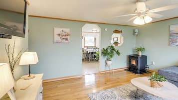 House (3 Bedrooms) | Interior