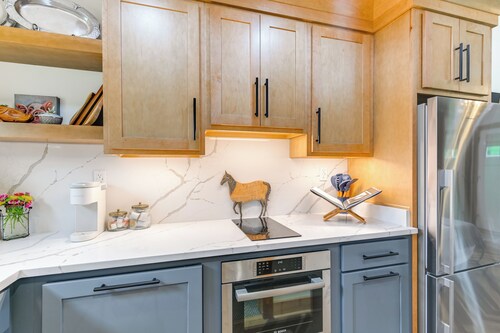 Boutique-style Barn Stay 4 Mi to Franklin Main St