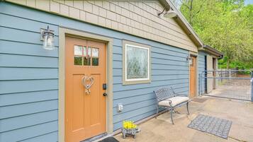 Apartment (0 Bedroom) | Interior