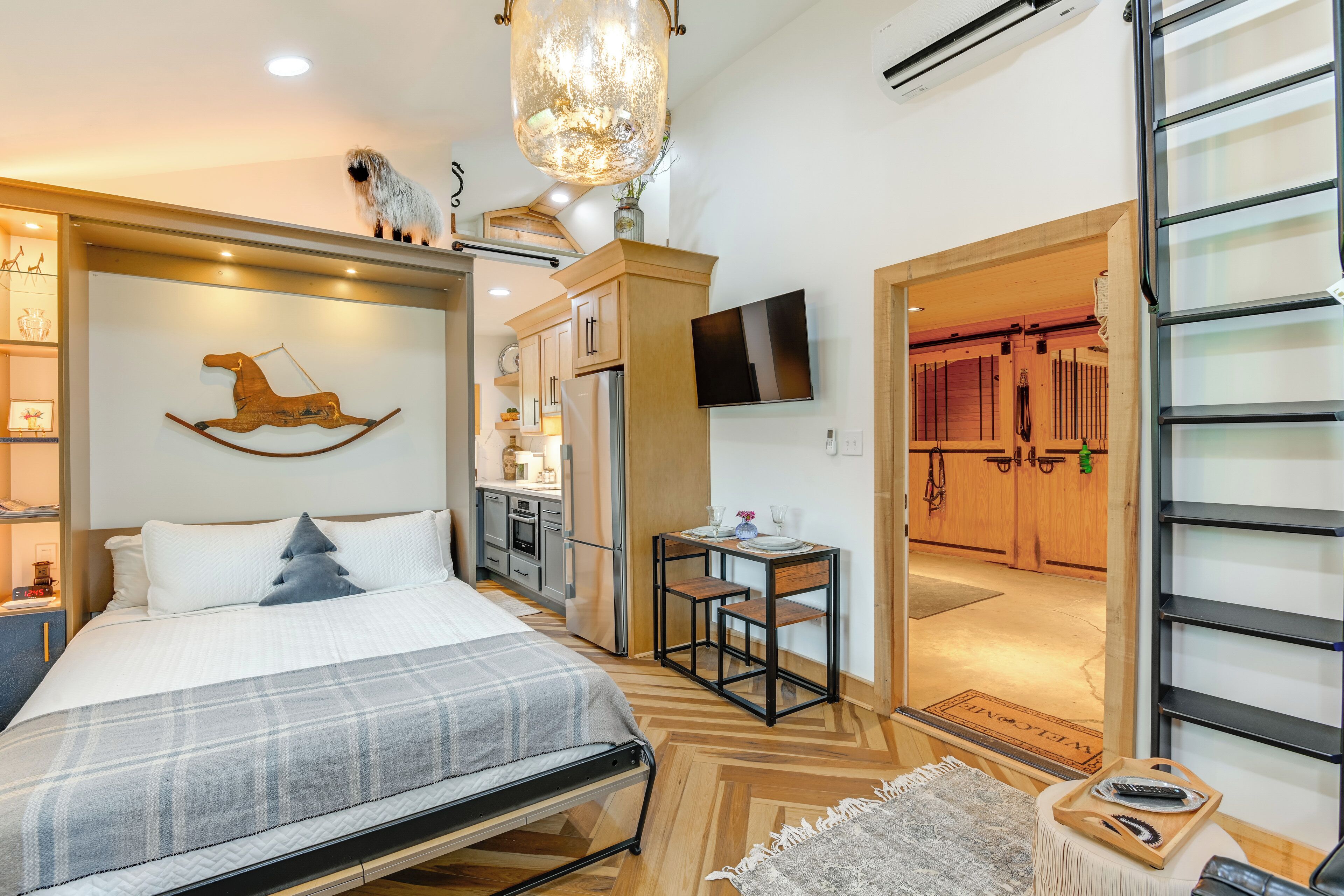 Apartment (0 Bedroom) | Interior