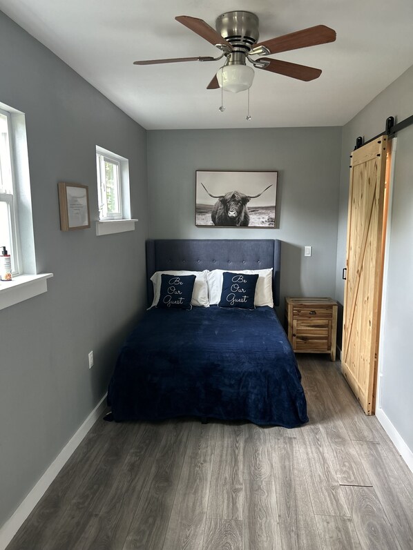 1 makuuhuone, silitysrauta/-lauta, Wi-Fi, vuodevaatteet