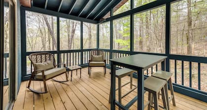 Spacious Family Home w/ 2 Decks in Pocono Lake!