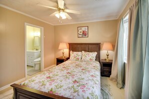 House (4 Bedrooms) | Interior - 5 Mi to Dtwn: Pet-friendly Gem w/ Yard in Hampton (Hampton)